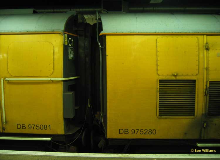 Photo of 975081 & 975280 detail at London Cannon Street
