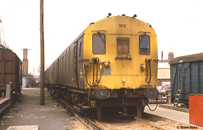 Photo of 975586 & 975587 at Eastleigh T&RSMD