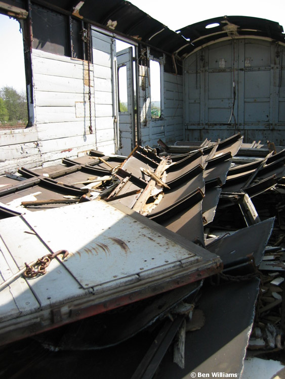 Photo of 977063 interior #2 at Three Bridges yard