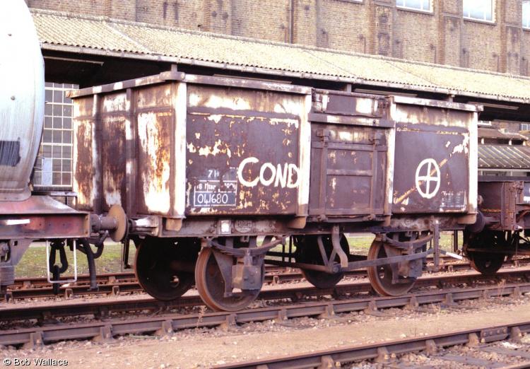 Photo of 041680 at Stratford LIFT
13 January 1992
Photo copyright of Bob Wallace