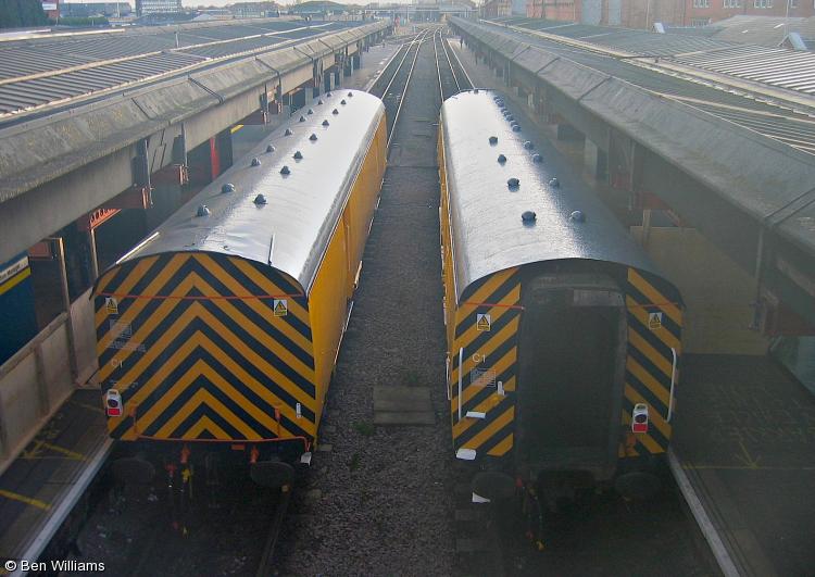Photo of 975498 & 80211 at Derby station
